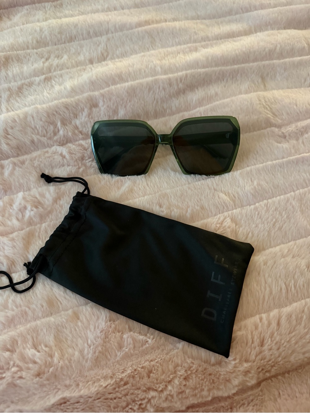 DIFF Eyewear Green Oversized Geometric Sunglasses